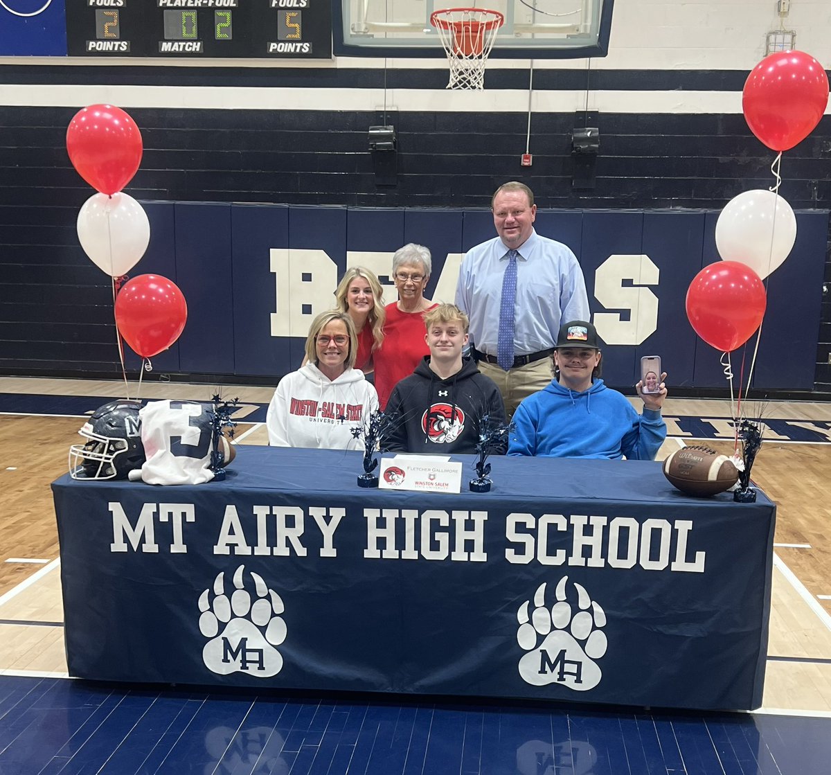 GraniteBears's tweet photo. congrats to @GraniteBears 🏈 @fletchergallimo on officially becoming a member of the @WSSURamFootball program WELL DESERVED! GO 🐻 @MACSchools @granitesquad @MrCoryLeeSmith @MABearHistorian @GraniteBearsFB @WSSU_Athletics @KWinfrey1 @JaySpivey_WS https://t.co/PB0bWravG6