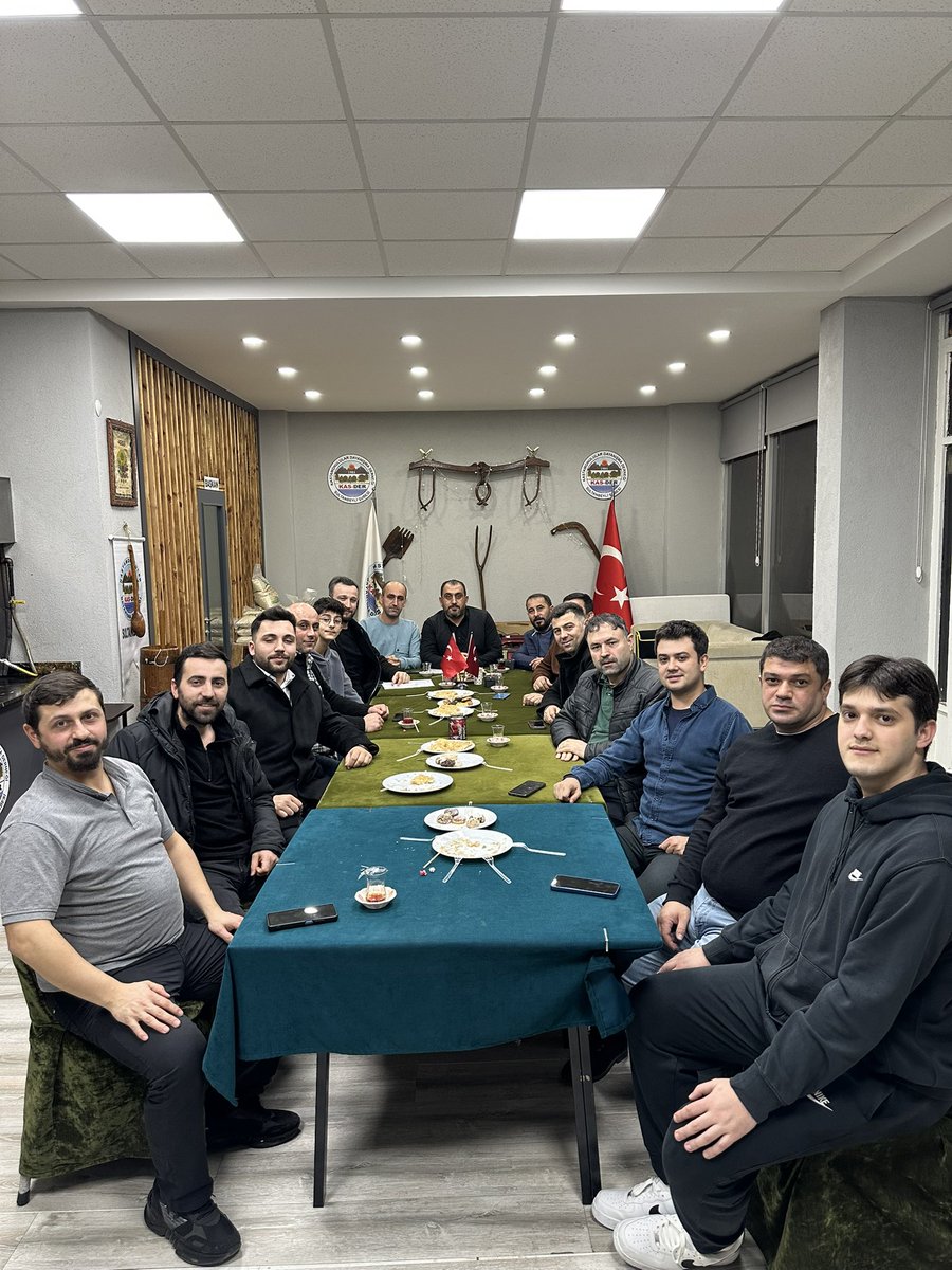 SultanbeyliSb's tweet photo. KAS-DER SULTANBEYLİ ŞUBESİ olarak Şubat ayı 1. yürütme kurulu toplantımızı gerçekleştirdik. Alınan kararlarımızın hayırlara vesile olmasını niyaz ediyoruz.

Kenan Demirbaş 
Kas-Der Sultanbeyli Şube Başkanı https://t.co/kBwKoyAzua