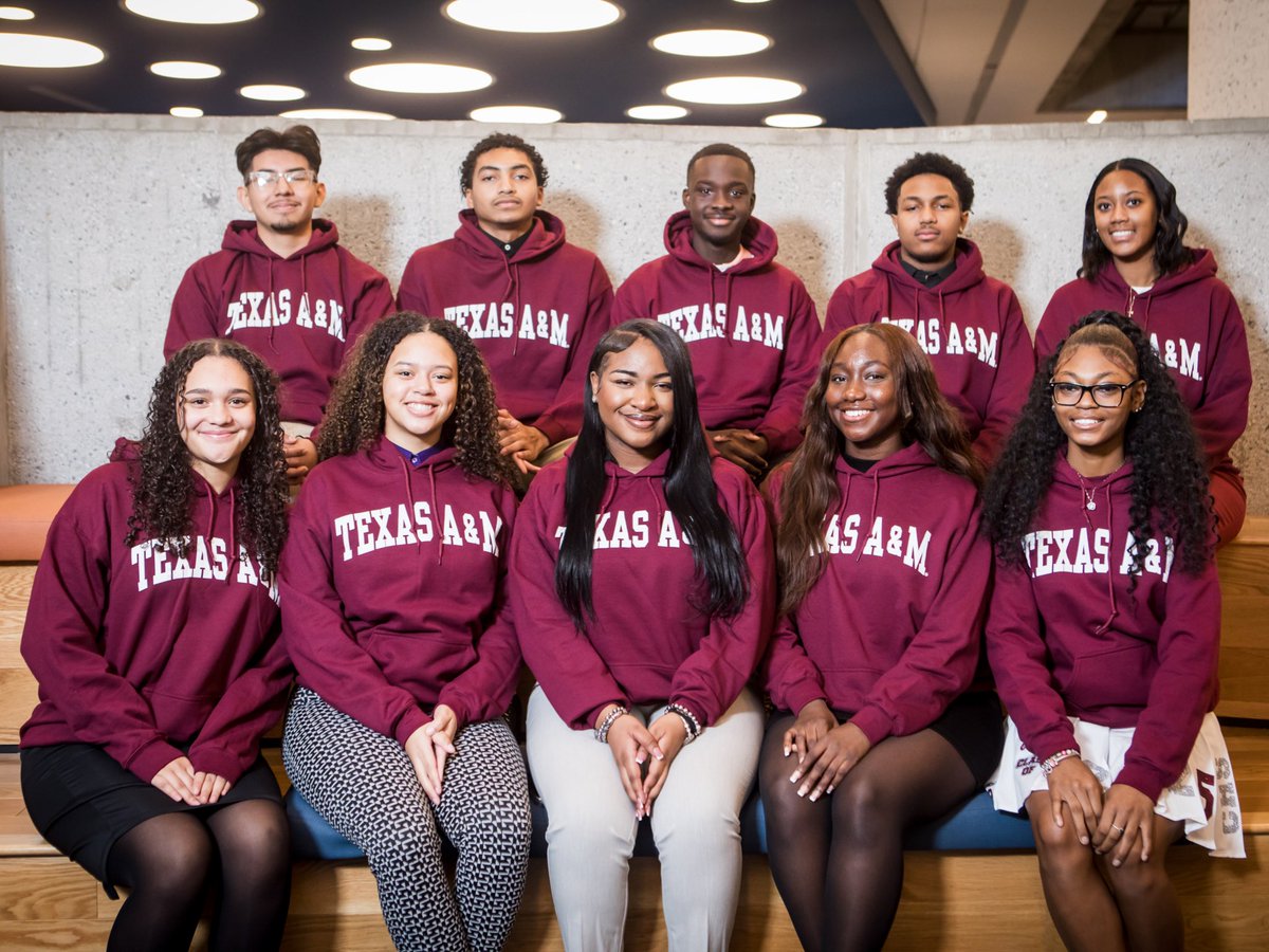 Carver Early College (@apscarverec) on Twitter photo Congratulations 🎉to senior Itavia McCord, one of only 12 seniors from APS who won the highly competitive and prestigious 2024 <a href="/possefoundation/">Posse Foundation</a> Scholarship. Itavia will receive full tuition to Texas A&M and plans to major in Psychology. <a href="/apsupdate/">ATL Public Schools</a> <a href="/PrincipalRogers/">Christina Rogers, Ed.D</a> Congratulations 🎉to senior Itavia McCord, one of only 12 seniors from APS who won the highly competitive and prestigious 2024 <a href="/possefoundation/">Posse Foundation</a> Scholarship. Itavia will receive full tuition to Texas A&M and plans to major in Psychology. <a href="/apsupdate/">ATL Public Schools</a> <a href="/PrincipalRogers/">Christina Rogers, Ed.D</a>