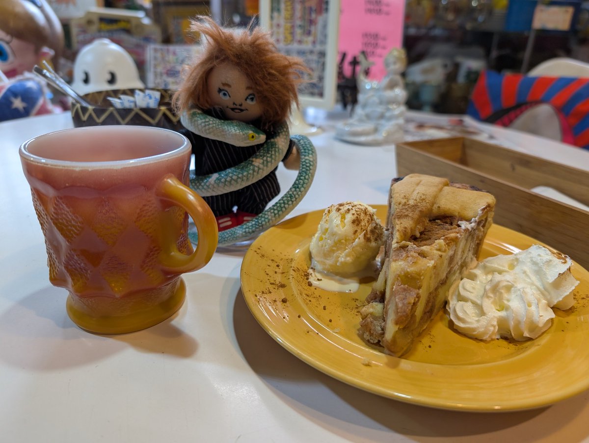 ajajataj09585's tweet photo. SUPER FREAKS行ってきた‼️ご夫婦とおもちゃの話しながらシナモンケーキと紅茶を頂いたのだ🥰かわいい雑貨おもちゃいっぱいな雰囲気がいい🥰
ハロー実家帰り⑨
#SUPERFREAKS https://t.co/r5lg07IeaP