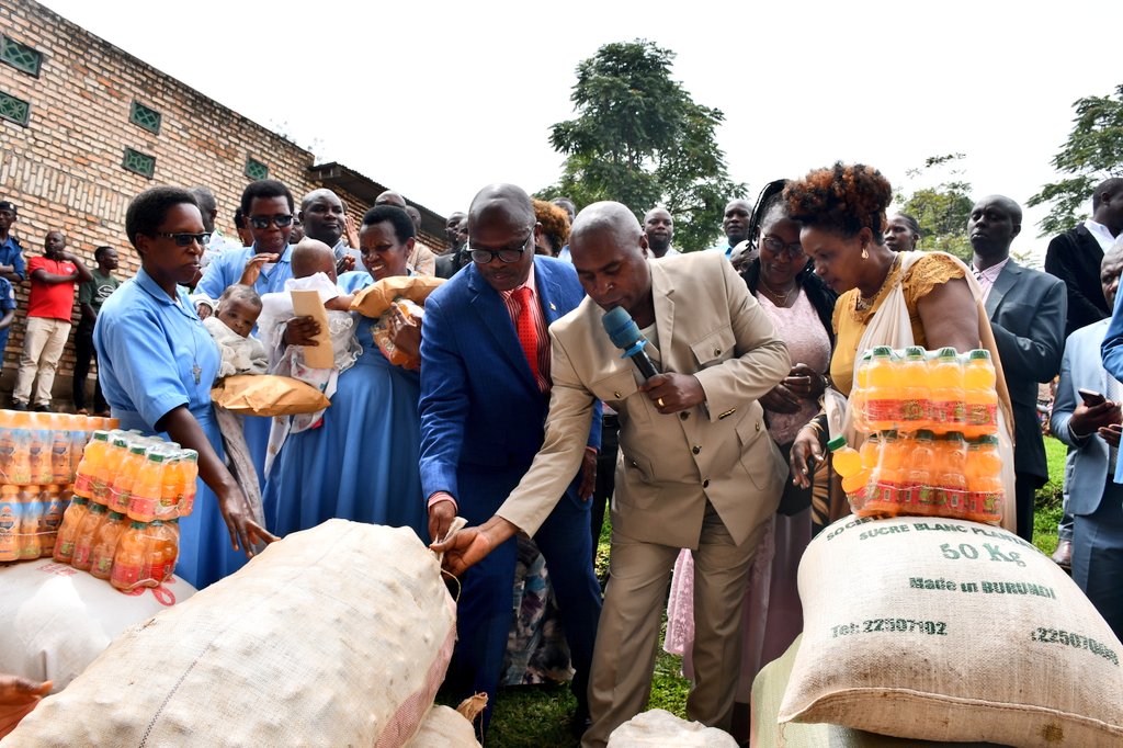 Province Kayanza tweet media