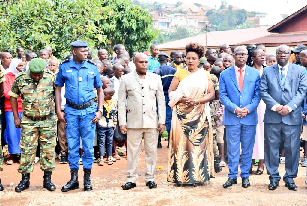 Province Kayanza tweet media