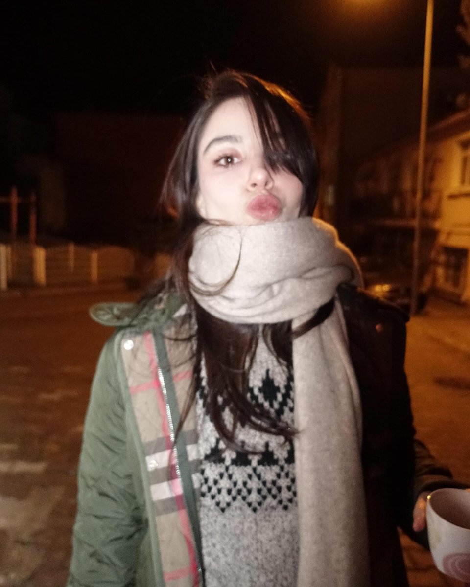 #MehmedFetihlerSultanı'nın başrol oyuncusu #SerkanÇayoğlu eşi #ÖzgeGürel'in yeni yaşını "Büyük şans ❤️... İyi ki doğdun sevgilim, nasıl seviyorum anlatılmaz ama sen hep bilirsin !! İyi ki varsın 🎂❤️🌻" mesajıyla kutladı. 
(İyi ki doğdun #ÖzgeGürel... Sana bayılıyoruz. 😍)
