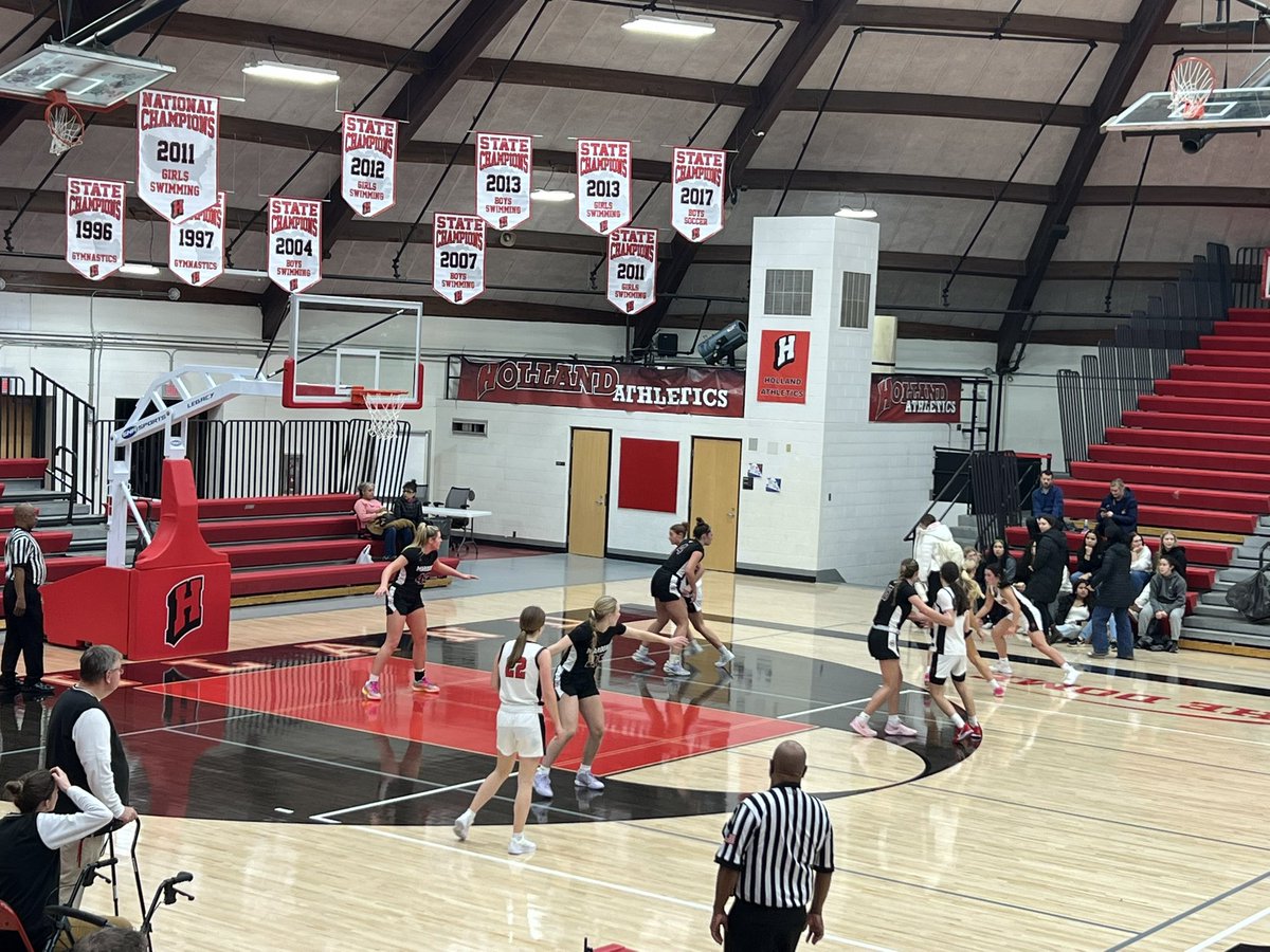 HCGBasketball's tweet photo. Beat Holland last night at the Dutch Dome. We move to 13-2 overall &amp; 7-1 in the OK Black. Total team effort! GoMaroons!

*Cam VandenBosch 13pts/7asts/6stls/3rebs
*Cora Rigterink 14pts/3stls
*Abby Coxon 11 pts/5rebs
*Kate VanAppledorn 16rebs
@DanDAddona @MLiveSports @MickMcCabe1 https://t.co/q5yQEsd8bG