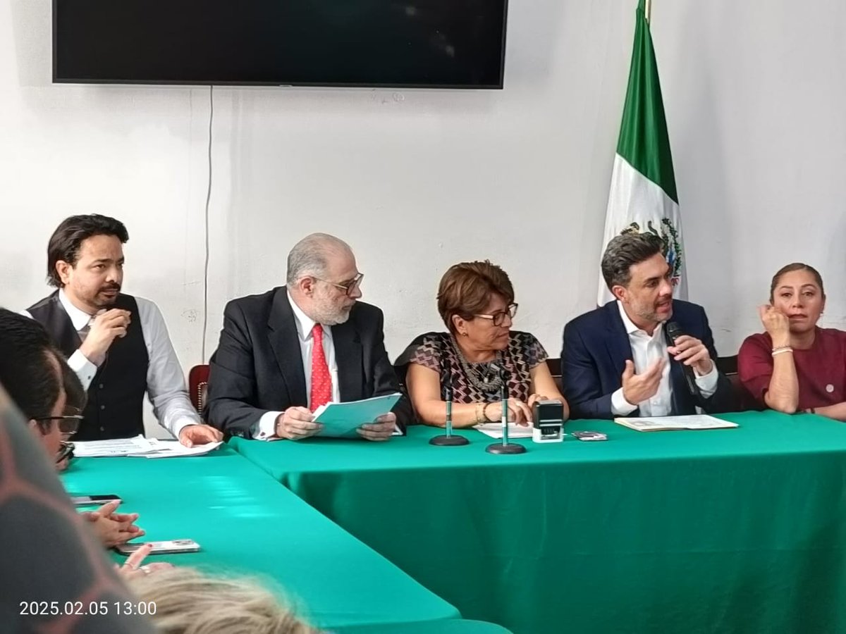 ConsejoCDMX2023's tweet photo. Entrega  del Acuerdo que emite el CJC respecto de la integración de la "TERNA DE PERSONAS PARA OCUPAR LA TITULARIDAD DE LA FISCALÍA ESPECIALIZADA EN COMBATE A LA CORRUPCIÓN Y PARA LA ATENCIÓN DE DELITOS ELECTORALES DE LA CDMX" al Congreso de la CDMX
#destacar #seguidores #FGJCDMX https://t.co/pfqWa1g3FH