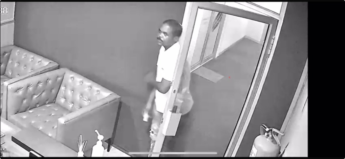 MatshepoN1's tweet image. These criminals broke into our office, If anyone recognizes them please contact Sandile on info@1way.co.za! 
#HelpIdentify