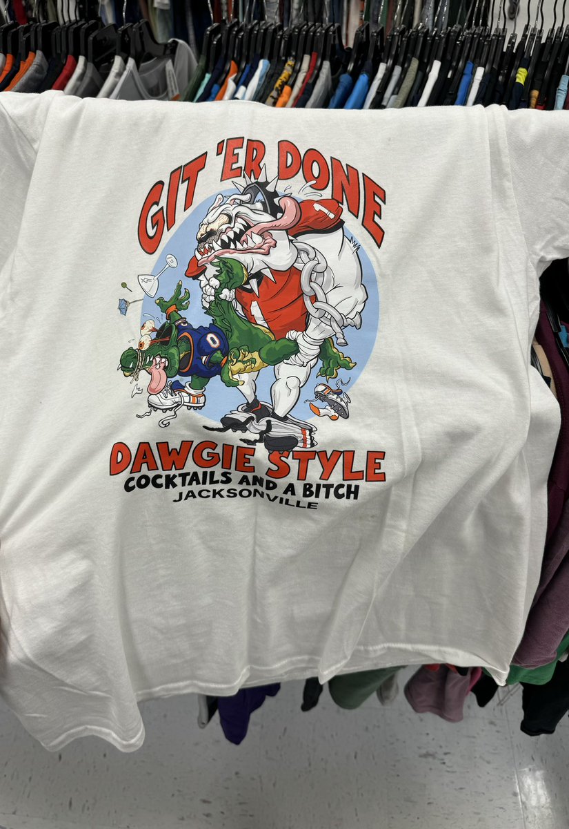 su6jectt's tweet image. thrift cop or drop what we thinking chat???