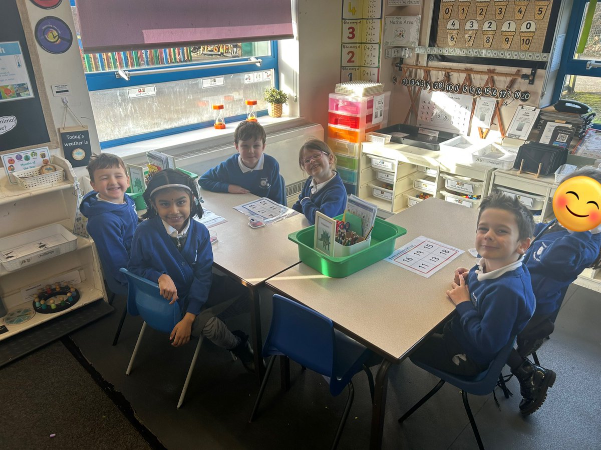 PCPFoxes's tweet image. We enjoyed playing bingo today. We were shown number words and we had to mark off the numeral on our bingo cards.  #pcpmaths