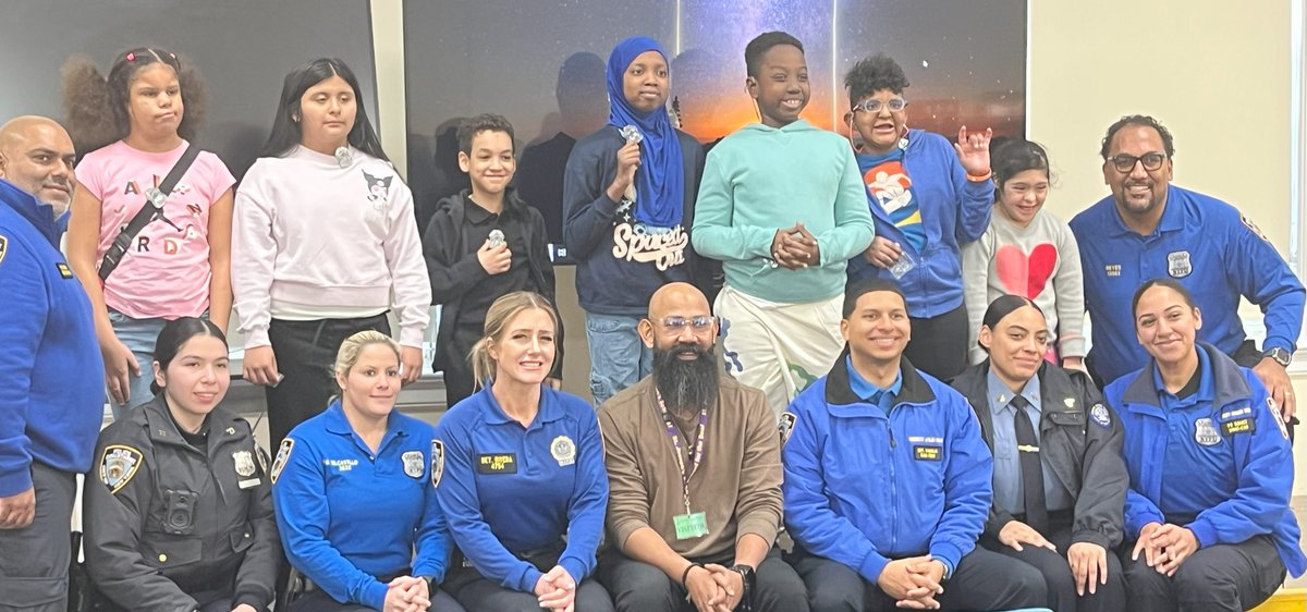 SJSDNY's tweet photo. Our students enjoyed the interactive experience of World Read Aloud Day with our guests from NYPD and our alumni Jamil H. Thanks to all who made this day special.
#litworldsays @NYPDCommAffairs @4201schools @NYPD45Pct #worldreadaloudday2025 #worldreadaloud https://t.co/y3iEcLl6aw