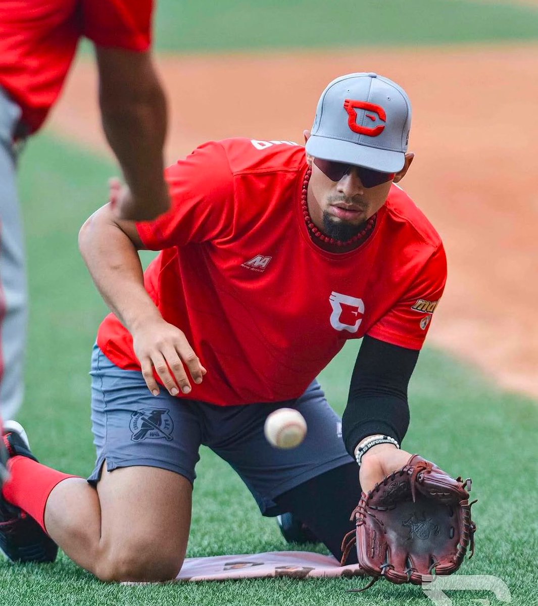 #Cardenales 🆑 César Daniel Izturis Jr. habría recibido invitación al campo de entrenamientos con Caliente de Durango de la <a href="/LigaMexBeis/">Liga Mexicana de Beisbol</a>, refirió una fuente, según el gerente general Jorge Márquez.