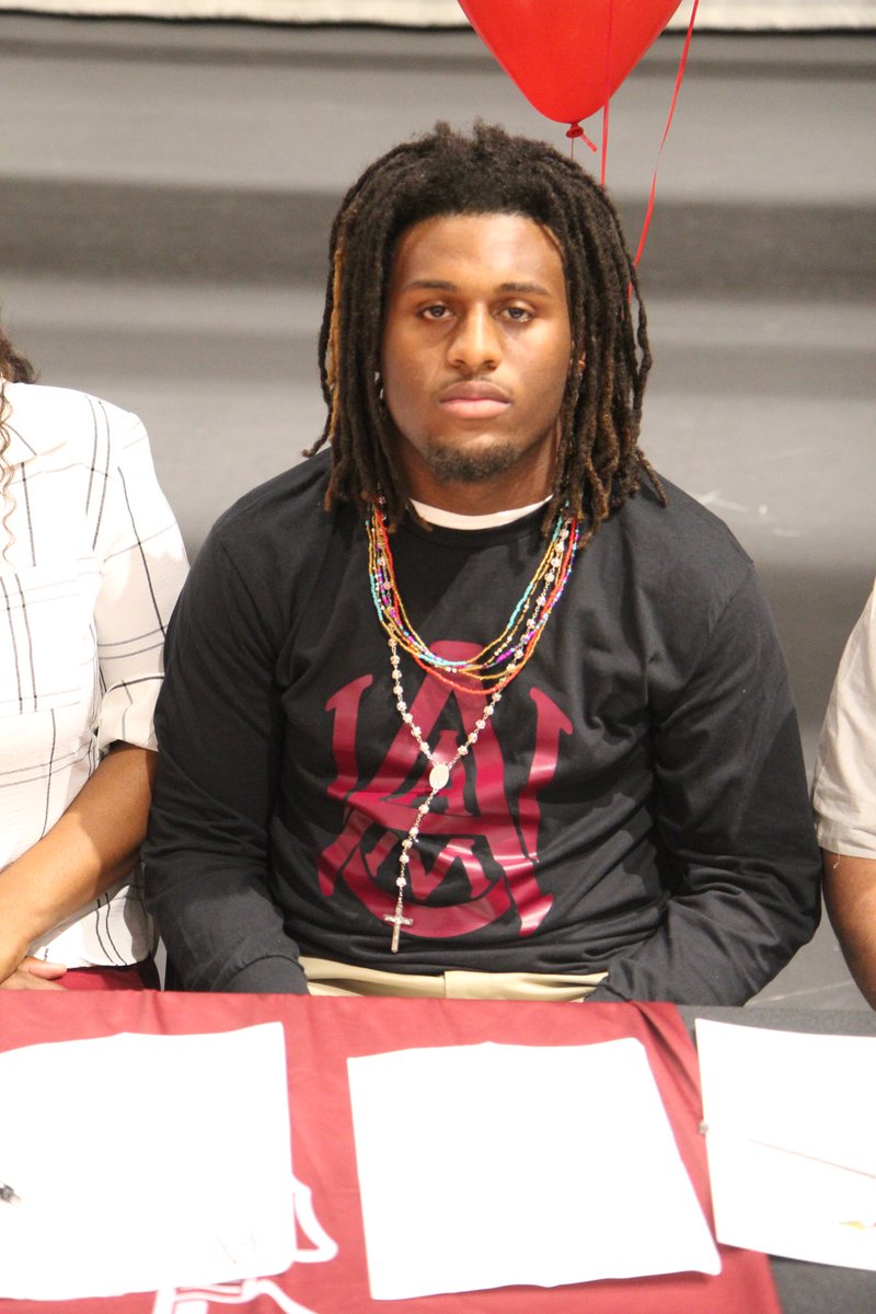 WSide_Athletics's tweet photo. Westsideeeee!!!!! Congratulations to three of our senior football players @THouston__ @Courtavious_D1 & @Kadiphius4 on signing their #lettersofintent today!!!
Tristan Houston @CSUCougars
Courtavious Colemond @ECSUVikingFBall
Kadiphius Iverson @AamufbR https://t.co/ZlmKj0ev5P