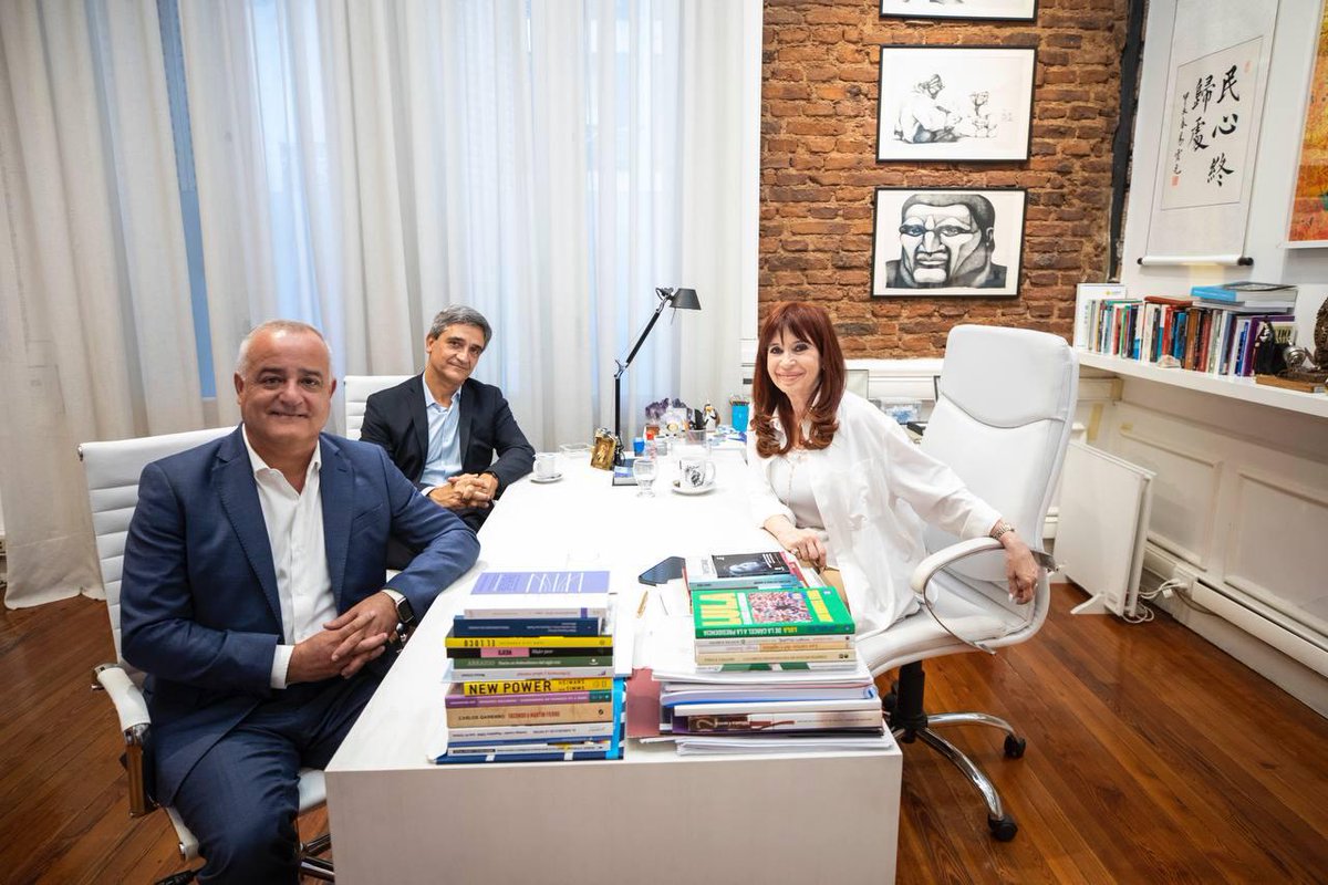 javier_noguera's tweet photo. Hoy estuvimos dialogando con la compañera presidenta del Partido Justicialista @CFKArgentina y nuestro diputado @pyedlin sobre la realidad política nacional y sobre su visita a nuestra ciudad en el mes de abril. https://t.co/Y4r0MOiXMH