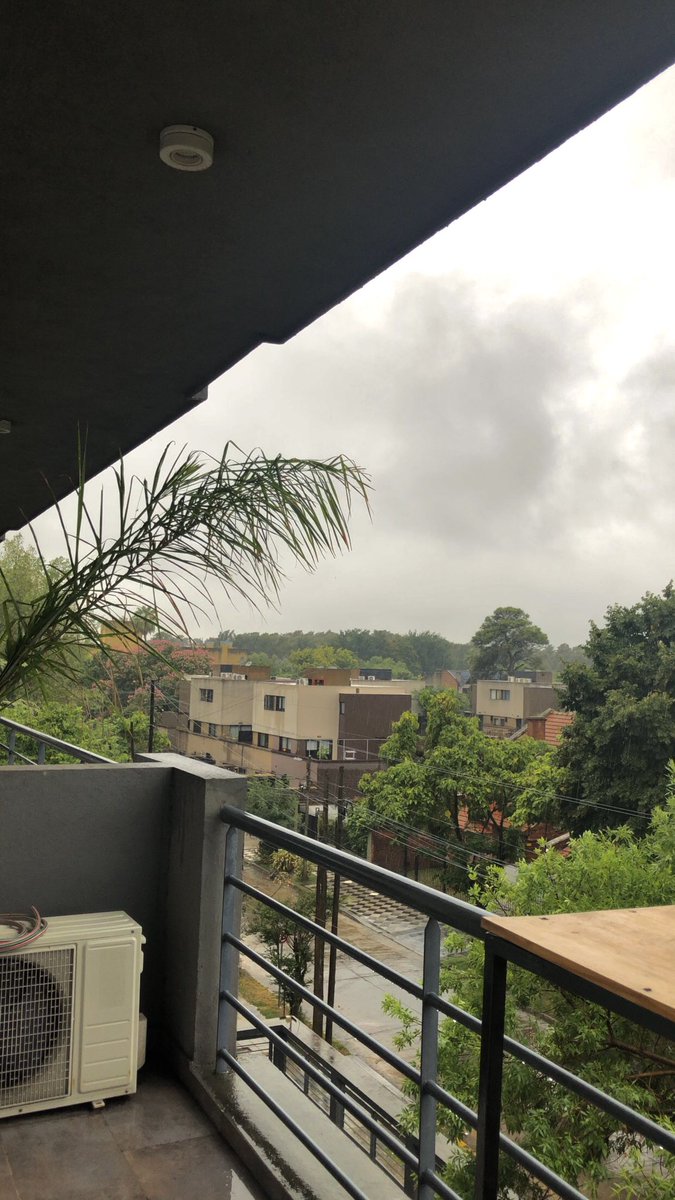 axelgonii's tweet photo. 🌧️ https://t.co/g2BJ1t65X0