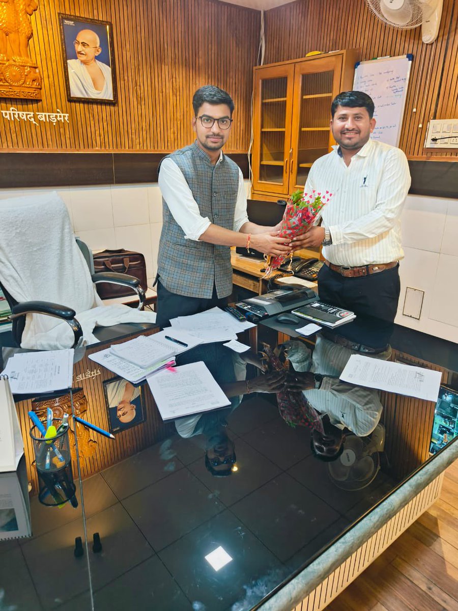 nssnoratsingh's tweet image. मुख्य कार्यकारी अधिकारी जिला परिषद बाड़मेर IAS श्री रवि कुमार जी पदभार ग्रहण करने पर भी बधाई एवं शुभकामनाएं 
#ias #barmer #gadraRoad  #RamSer #Shiv