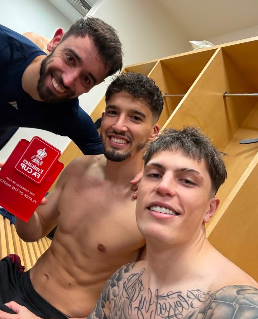 𝐅𝐚𝐧 𝟏𝟎 tweet media