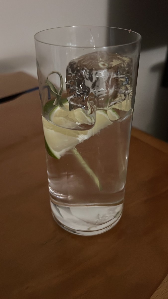 cernyradek's tweet photo. @theworst_of_us tak dik zes mi to pripomnel 🤣🤣🤣 zrovna jedu schlafdrunk v Blave 🤣👍 https://t.co/lrQrLMQYQK
