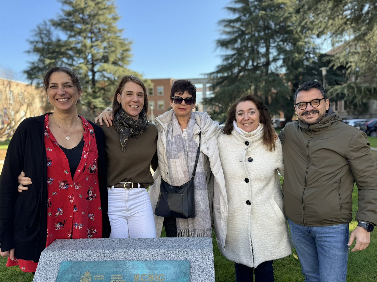 SEFitopatologia's tweet photo. Hoy ha tenido lugar en Madrid la renovación de nuestra Junta Directiva. 
Queremos agradecer profundamente la labor que han desempeñado durante varios años nuestros compañeros: 
Arancha Moreno,Carolina Escobar,
Soledad Sacristan, Carmen Hernández y Diego Olmos 
Muchísimas gracias https://t.co/FZKvX9Ertj