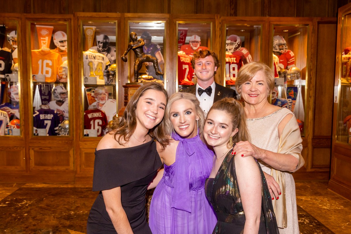 daveyobrien's tweet image. At the Davey O’Brien Foundation, we celebrate the incredible impact that women have on the world of sports on and off the field. Today, we recognize and appreciate all the amazing women who make the sports world stronger, including those on our own team who help carry forward the…