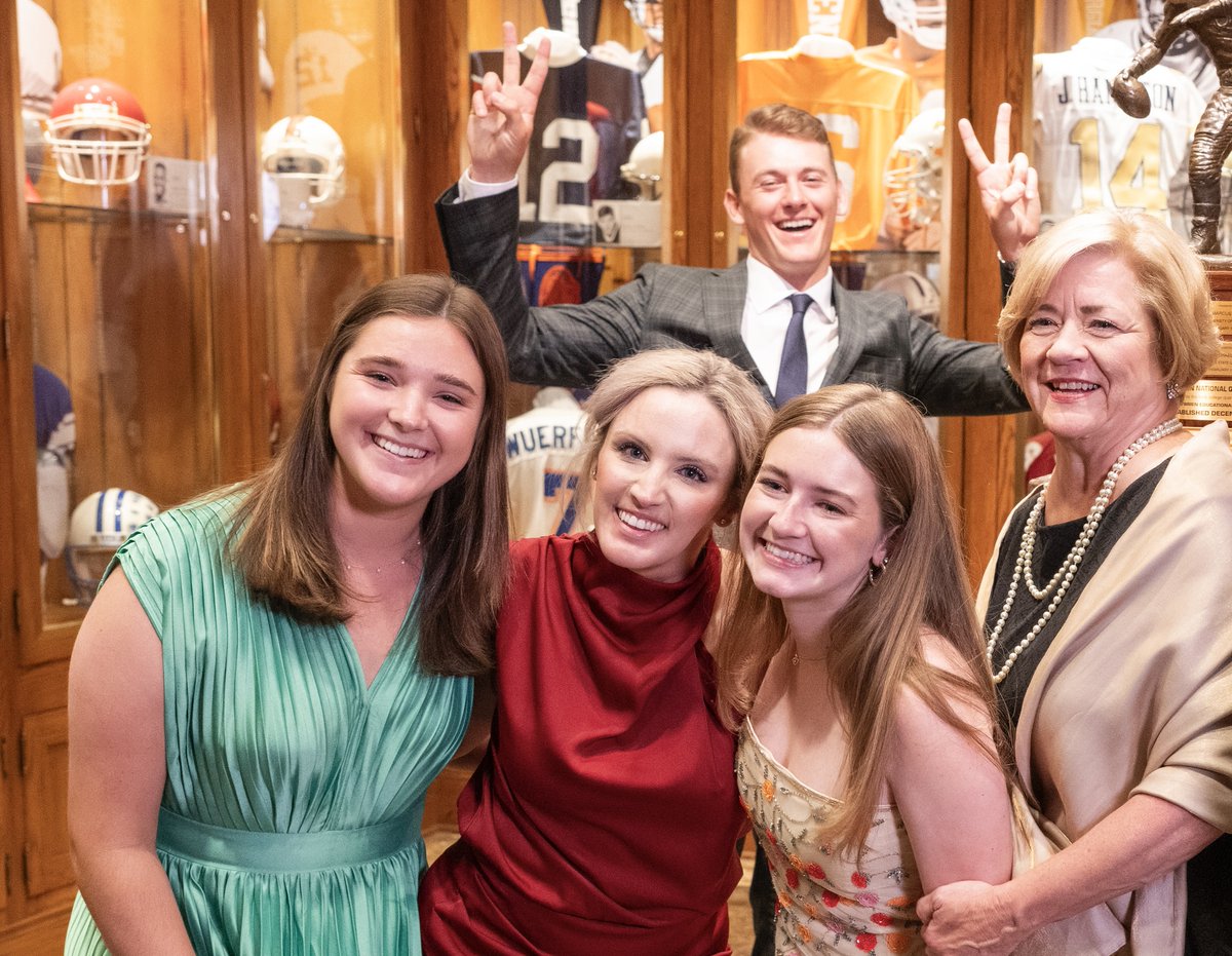 daveyobrien's tweet image. At the Davey O’Brien Foundation, we celebrate the incredible impact that women have on the world of sports on and off the field. Today, we recognize and appreciate all the amazing women who make the sports world stronger, including those on our own team who help carry forward the…