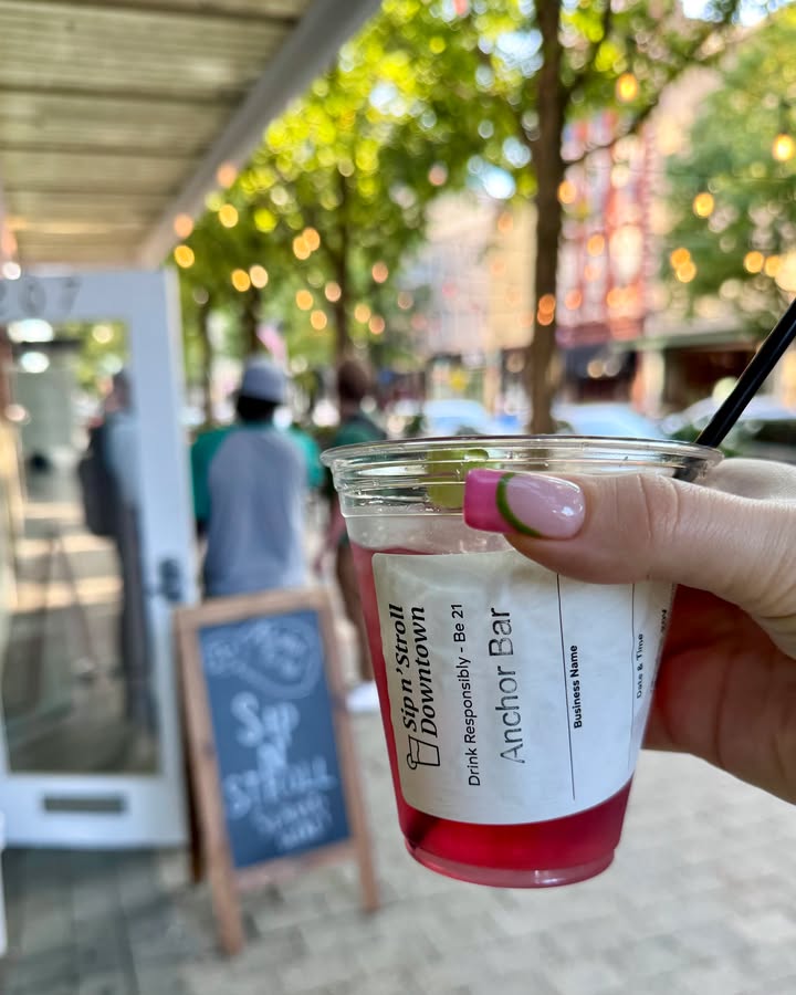 Community Event – Anchor Bar 10 Year Anniversary Party 🎊 

Celebrate Anchor Bar's 10th birthday this First Friday with live music, free food, and good vibes.

📍207 Fayetteville Street
Learn more and plan your First Friday 👇 
bit.ly/37u84T3