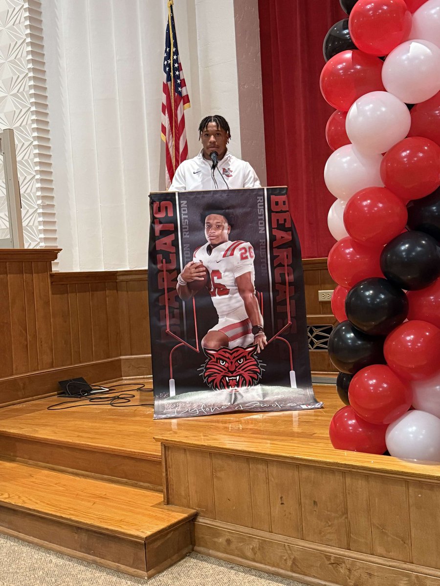 k104scoreboard's tweet photo. Dylone Brooks
Ruston High School
Running Back
Signed with Navarro College 
❤️🖤 https://t.co/t2DnfvHBod