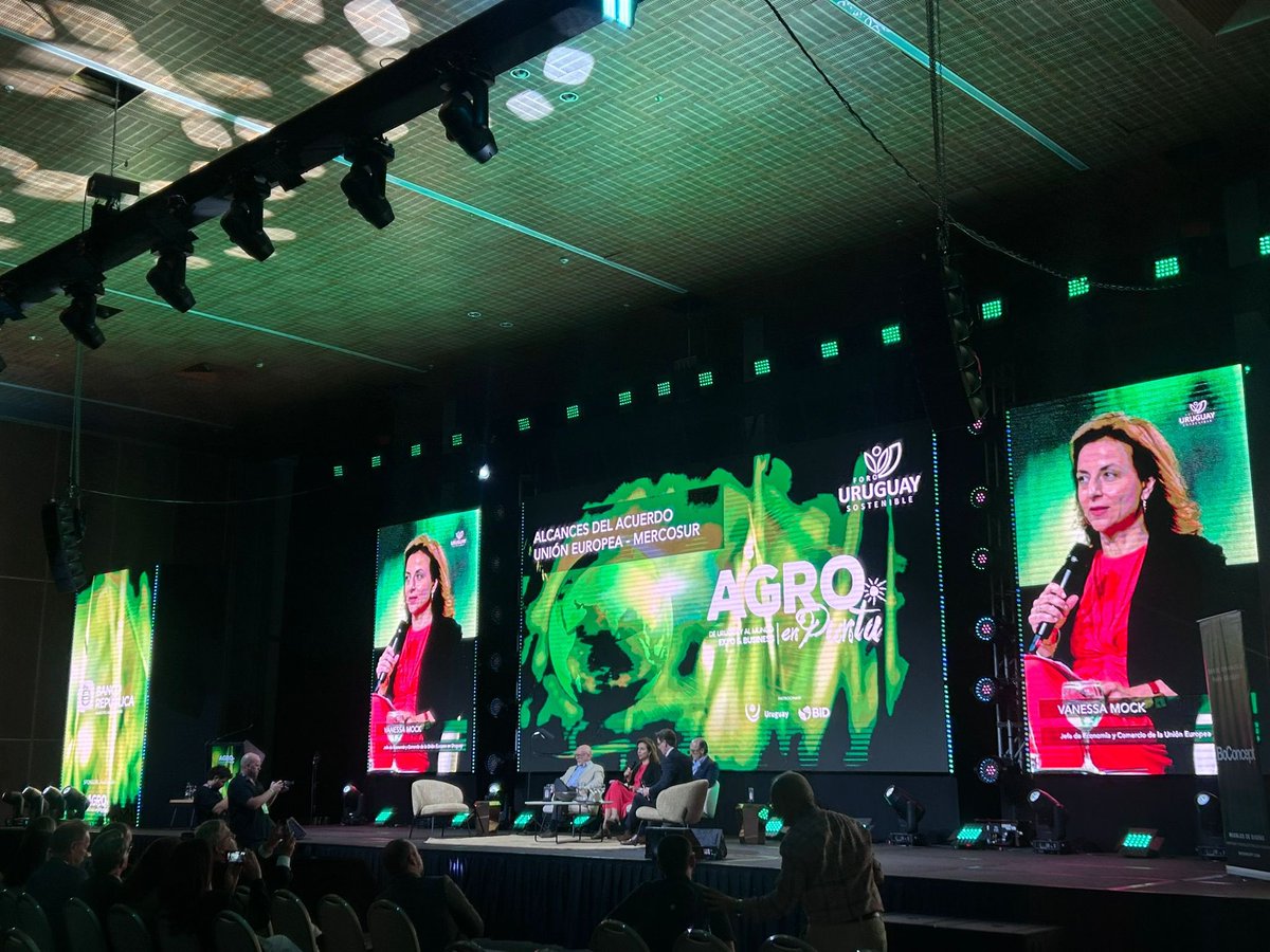 Unión Europea en Uruguay (@ueenuruguay) on Twitter photo <a href="/vanessamock/">Vanessa Mock 🇪🇺</a> sobre el acuerdo UE-Mercosur en el Foro Uruguay Sostenible de <a href="/agroenpunta/">AgroenPunta</a>. "Es una oportunidad historica para ambos lados. Crear un mercado de más de 700 milliones de personas, con más inversiones, reglas más sencilas y menos aranceles, asi que apoyo para MiPYMEs." <a href="/vanessamock/">Vanessa Mock 🇪🇺</a> sobre el acuerdo UE-Mercosur en el Foro Uruguay Sostenible de <a href="/agroenpunta/">AgroenPunta</a>. "Es una oportunidad historica para ambos lados. Crear un mercado de más de 700 milliones de personas, con más inversiones, reglas más sencilas y menos aranceles, asi que apoyo para MiPYMEs."