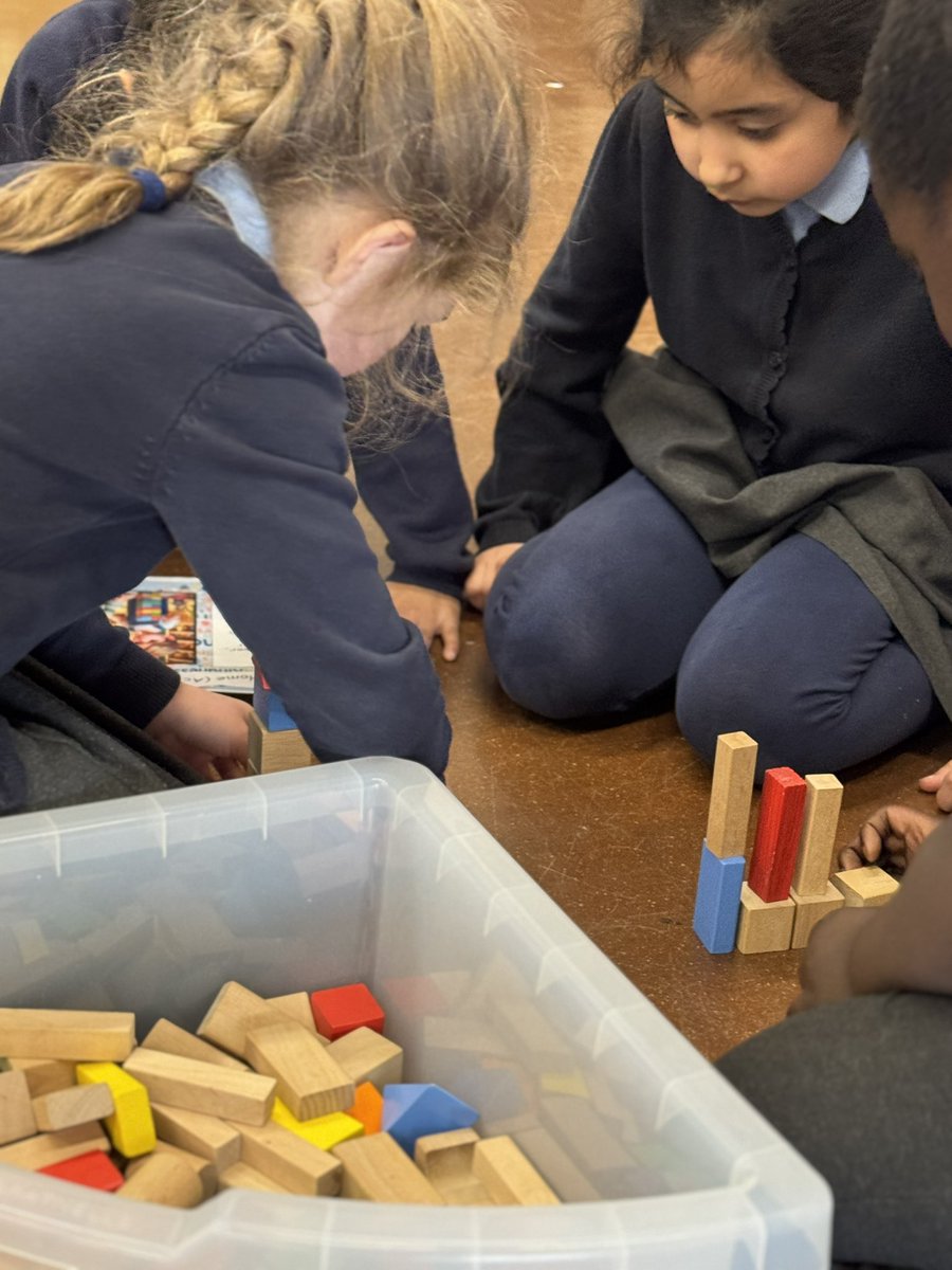 sss_year2's tweet photo. During our PSHE lesson, the children had the opportunity to act out different kinds of conflicts, they then worked as a group to learn how to de-escalate these conflicts. #ssspshe https://t.co/CdT7bp199K