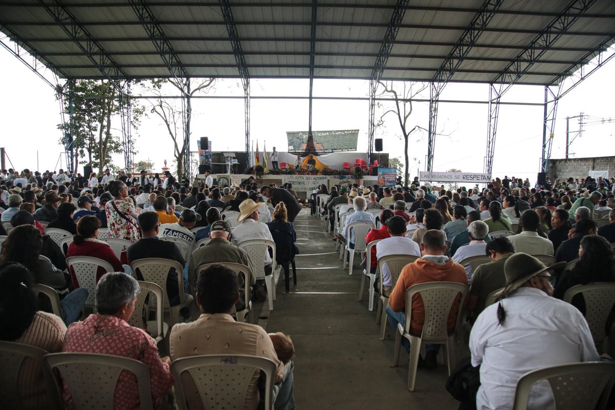 MinAmbienteCo's tweet image. 🌱 Susana Muhamad en Támesis, Antioquia. 

La ministra @SusanaMuhamad explica cómo las Áreas de Protección para la Producción de Alimentos (#APPA) garantizan la seguridad alimentaria y la conservación de los suelos rurales.
🌾 Los #TerritoriosQueAlimentan no solo producen…