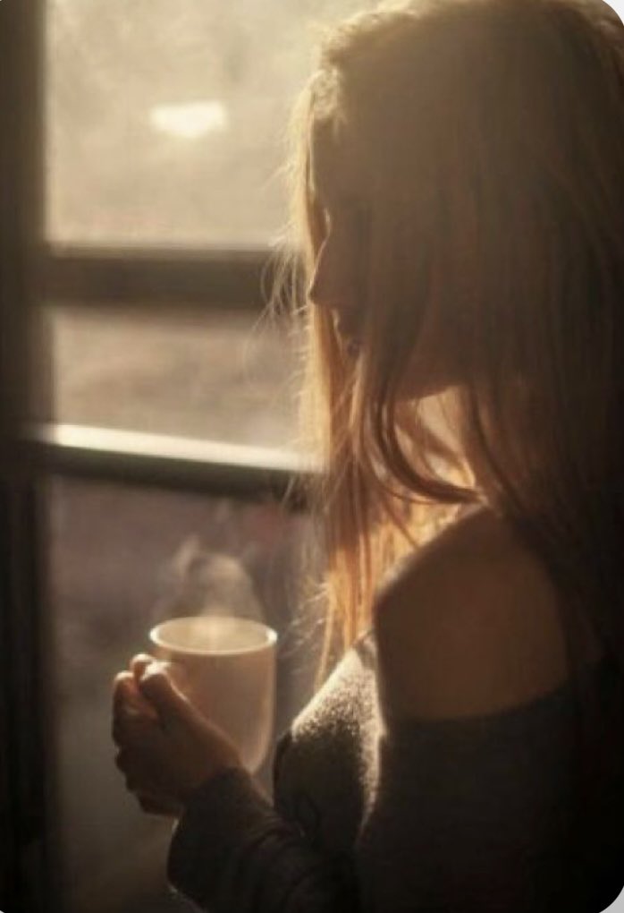 May the morning light melt into your soul,
bringing a gentle start to your day.

Good morning.

202502