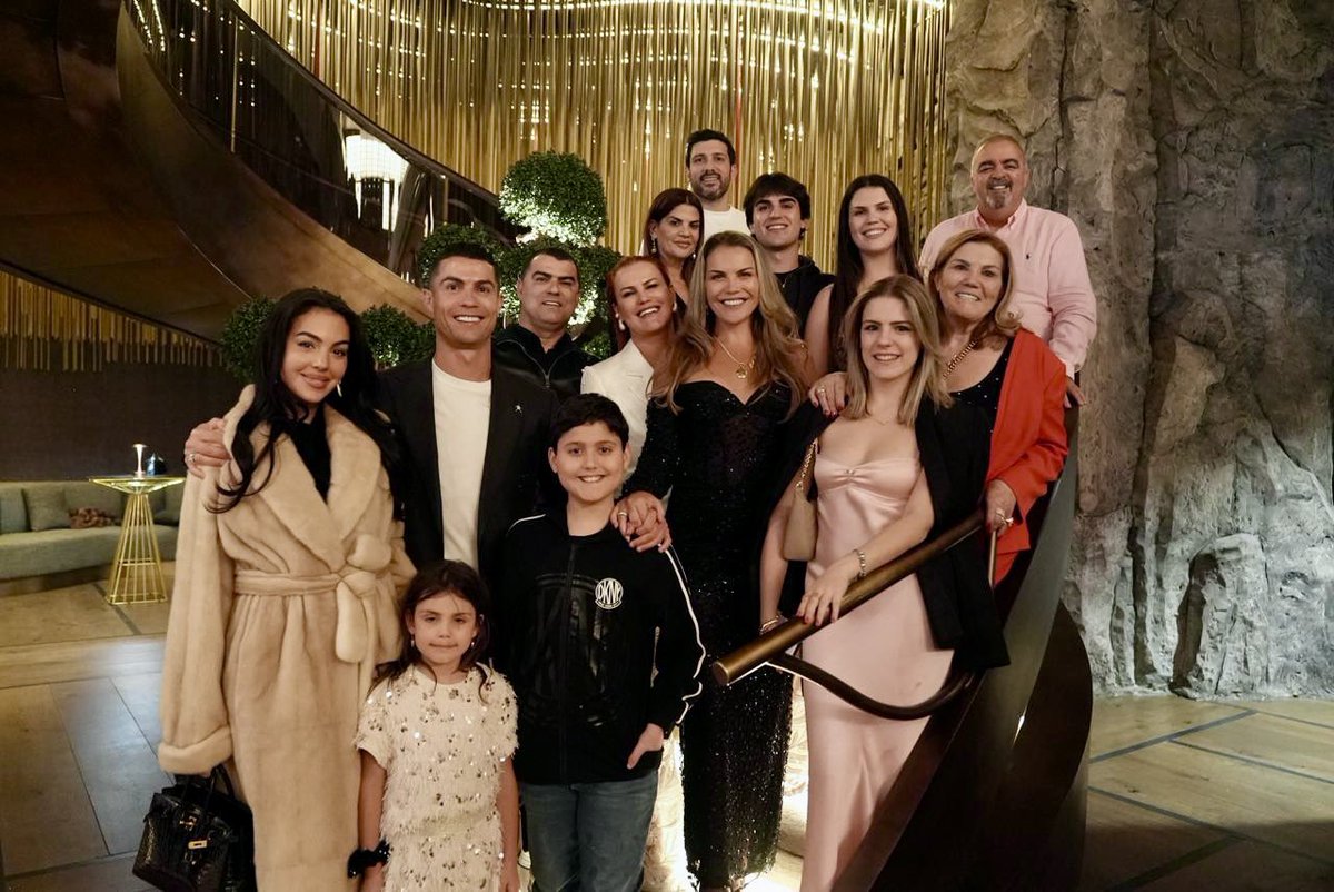 Thank you all for the amazing birthday messages! Had a great day with family and friends, couldn’t wish for anything better.