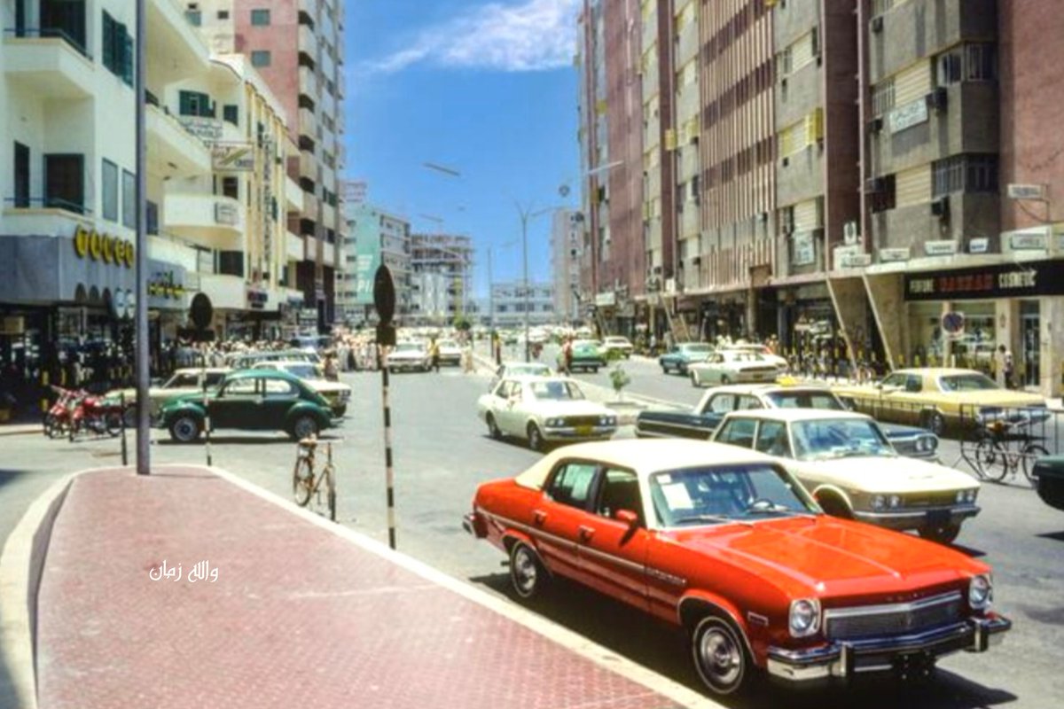 قديم جدة  ، طريق الملك عبدالعزيز 
منتصف التسعينات الهجرية ٠