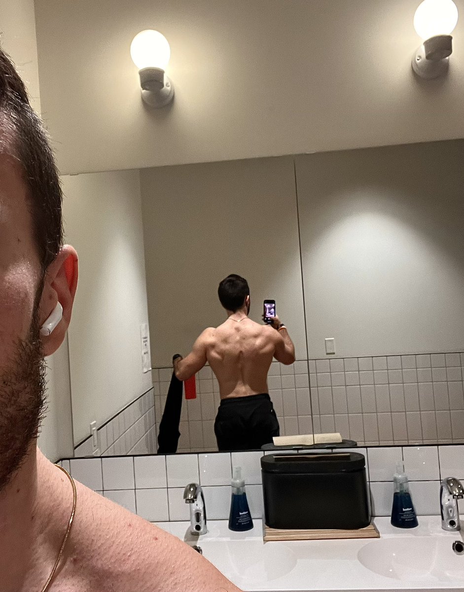 The shorter the man the bigger the supplement stack 😹