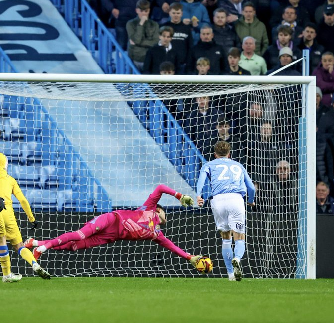 JRCooper26's tweet photo. Leeds United have kept six consecutive clean sheets for the first time since doing so in March/April 1981. #lufc https://t.co/QqCihylDbv