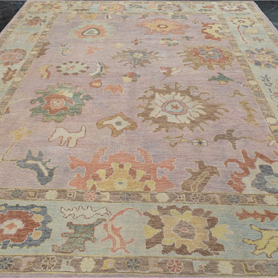 turkishrugco's tweet image. A masterpiece of warmth and charm! This Turkish Oushak Rug blends soft lilac tones with intricate floral motifs, perfect for adding character to any space. 🌸#HoustonInteriors #HoustonDesign #HoustonLuxuryHomes #HoustonHighEnd #TurkishRugCo #ArtOfTheRug #InteriorStyling