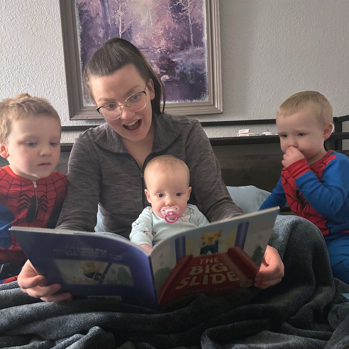 Happy World Read-Aloud Day! Can you take 20 minutes your of your day today to share a book (or two) with a loved one?
 #ReadingChangesEverything #Read20Minutes #UnitedforLiteracy #UWRRV