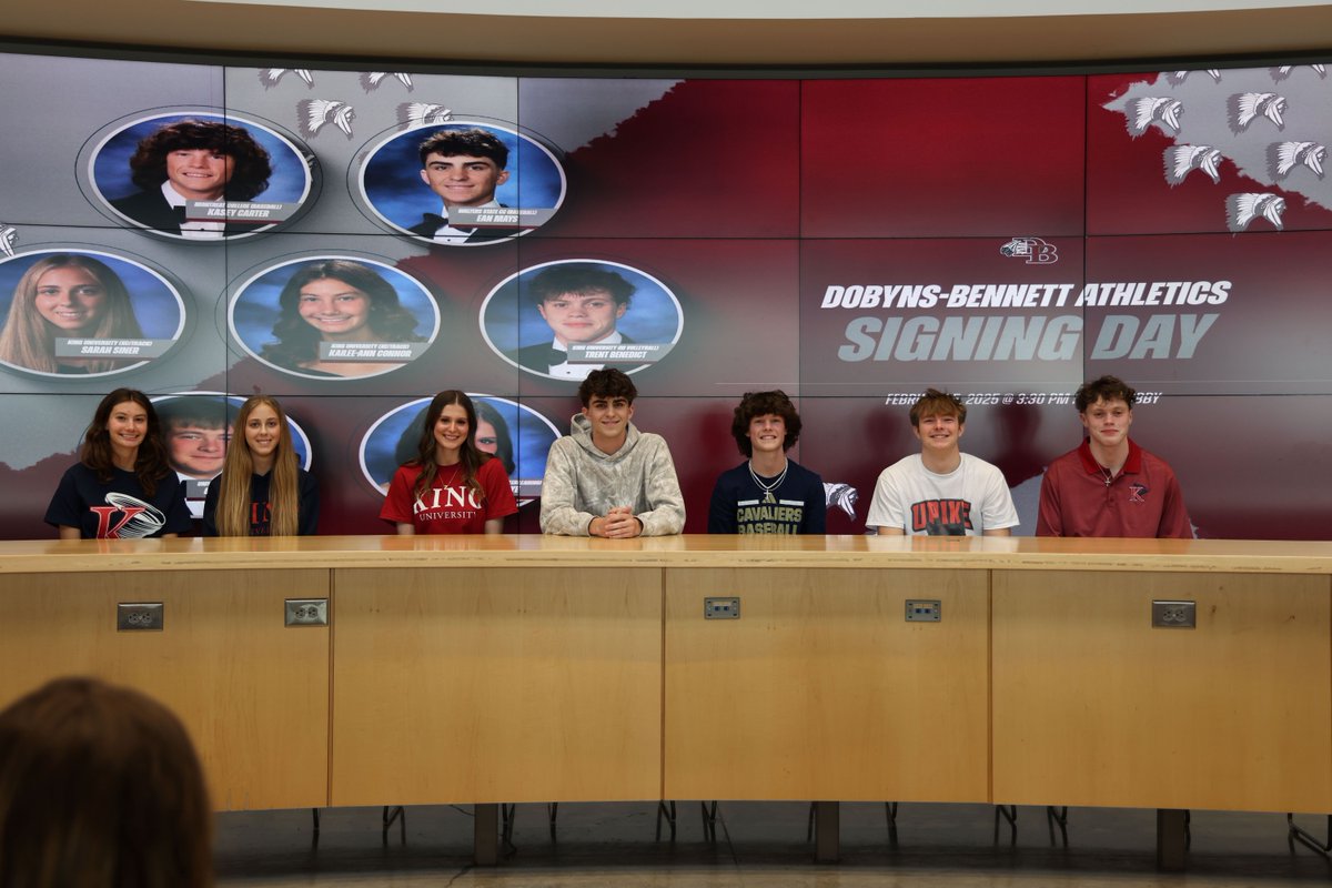 (1/2) Congrats to our signees! We are very proud of you and can't wait to see all you accomplish! #RollTribe

Live Stream/Photos/Graphics --&gt; athletics.k12k.com/apps/news/arti… 

📸: Marlee Robinson / Tribe Digital