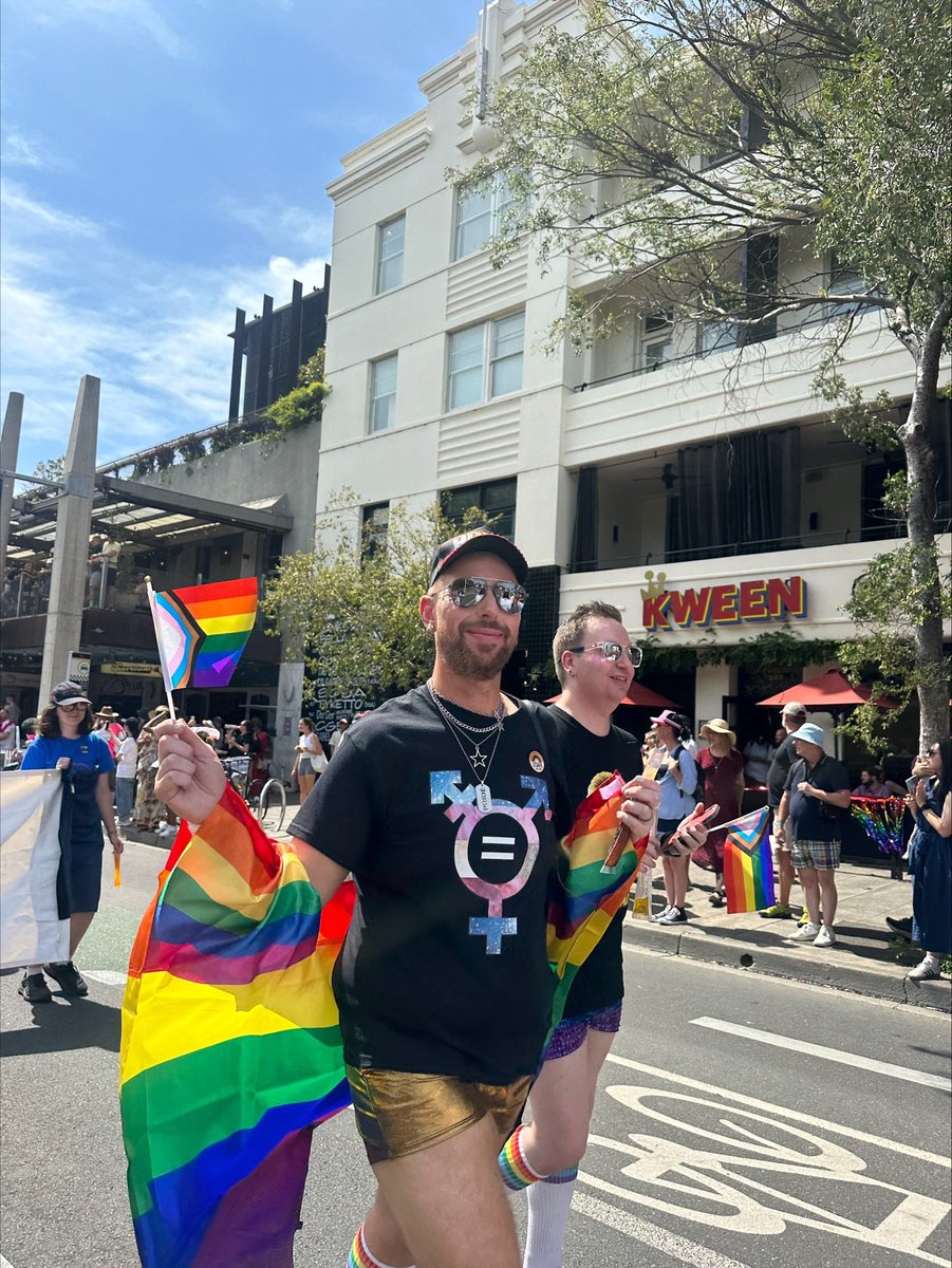 Purple_Bombers's tweet photo. Great to join @essendonfc at the Midsumma Pride March on Sunday! 🌈 

Want to support our work to promote diversity and show your Bombers pride? You can now sign up as a Purple Bombers member directly through the club!

Click here to join today. 👉 https://t.co/XdUfqd1CWk https://t.co/TfgvwzvmMr