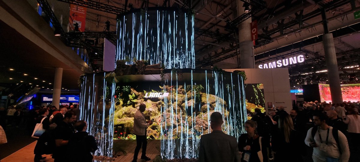 Jordi Sellas i Ferrés (@jordisellas) on Twitter photo Impressiona la dimensió gegantina que està assolint l'#ISE2025 a Barcelona, especialment si recordem aquella primera edició de butxaca del 2021 en la qual uns pocs milers de persones ens vam trobar a la Fira Gran Via per donar-li la benvinguda a BCN.
Un esdeveniment clau. 🙌🌏 Impressiona la dimensió gegantina que està assolint l'#ISE2025 a Barcelona, especialment si recordem aquella primera edició de butxaca del 2021 en la qual uns pocs milers de persones ens vam trobar a la Fira Gran Via per donar-li la benvinguda a BCN.
Un esdeveniment clau. 🙌🌏