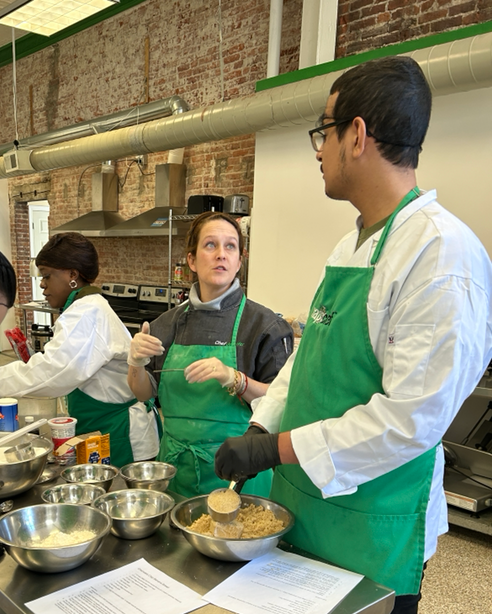 SnapchefFound's tweet image. 📸✨ Check out these snapshots from this week&apos;s Training! To Enroll:
📩 Apply today and start your journey!
✅ Step 1: Visit Snapchef.com/Apply
✅ Step 2: Select &quot;NEW ENGLAND&quot; as the Franchise
✅ Step 3: Select &quot;TRAINEE&quot; as the position