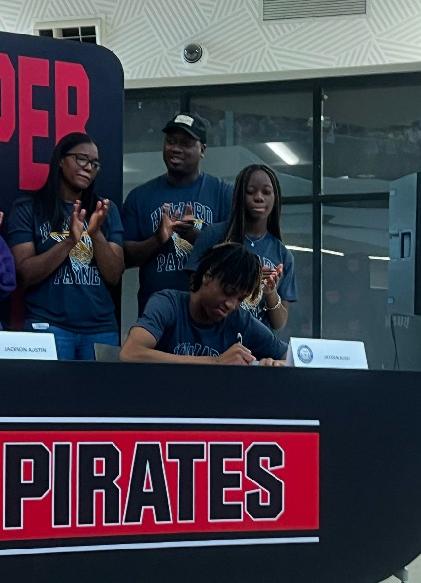 Signing Day

3 sign at Lubbock Cooper

Football
Hudson Hamilton - University of Central Oklahoma
Jackson Austin - Abilene Christian University

Basketball
Jayden Bush-Howard Payne University