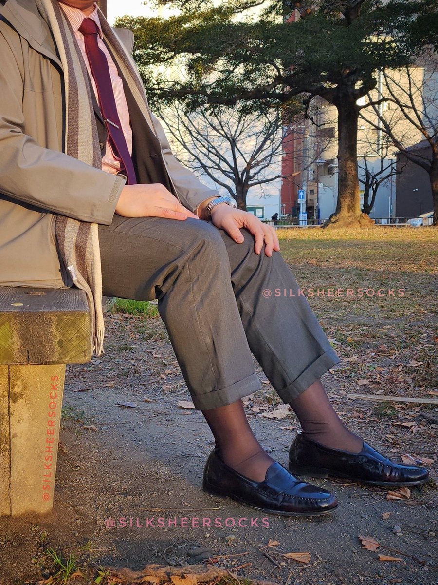 silksheersocks's tweet photo. Spring #silksheersocks #sheersocksmen #sheersocks #japanLunar #silksheersocks #sheersocksmen #sheersocks #japanesesheersocks #silkysmoothsocks #mensheer #mensheersocks #brownsheersocks #highgaugesocksハイゲージソックス https://t.co/VcvTimzu6Y