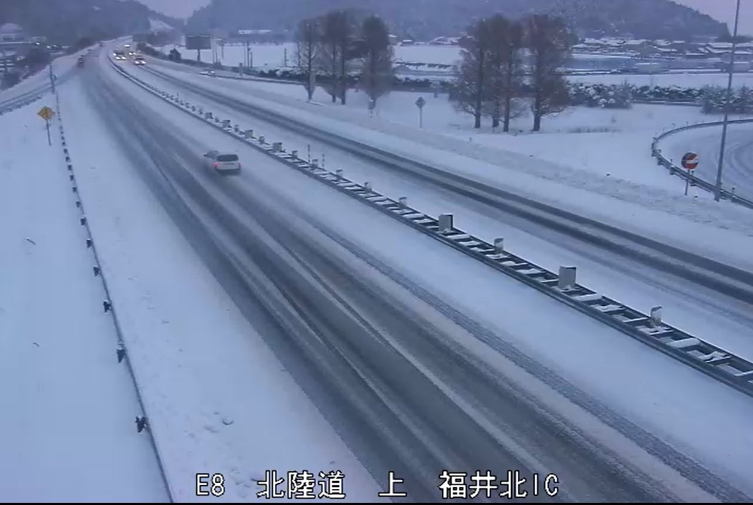 本日の雪の状況】 2月6日(木)7時頃のE8 #北陸道 E41 #東海北陸道 の