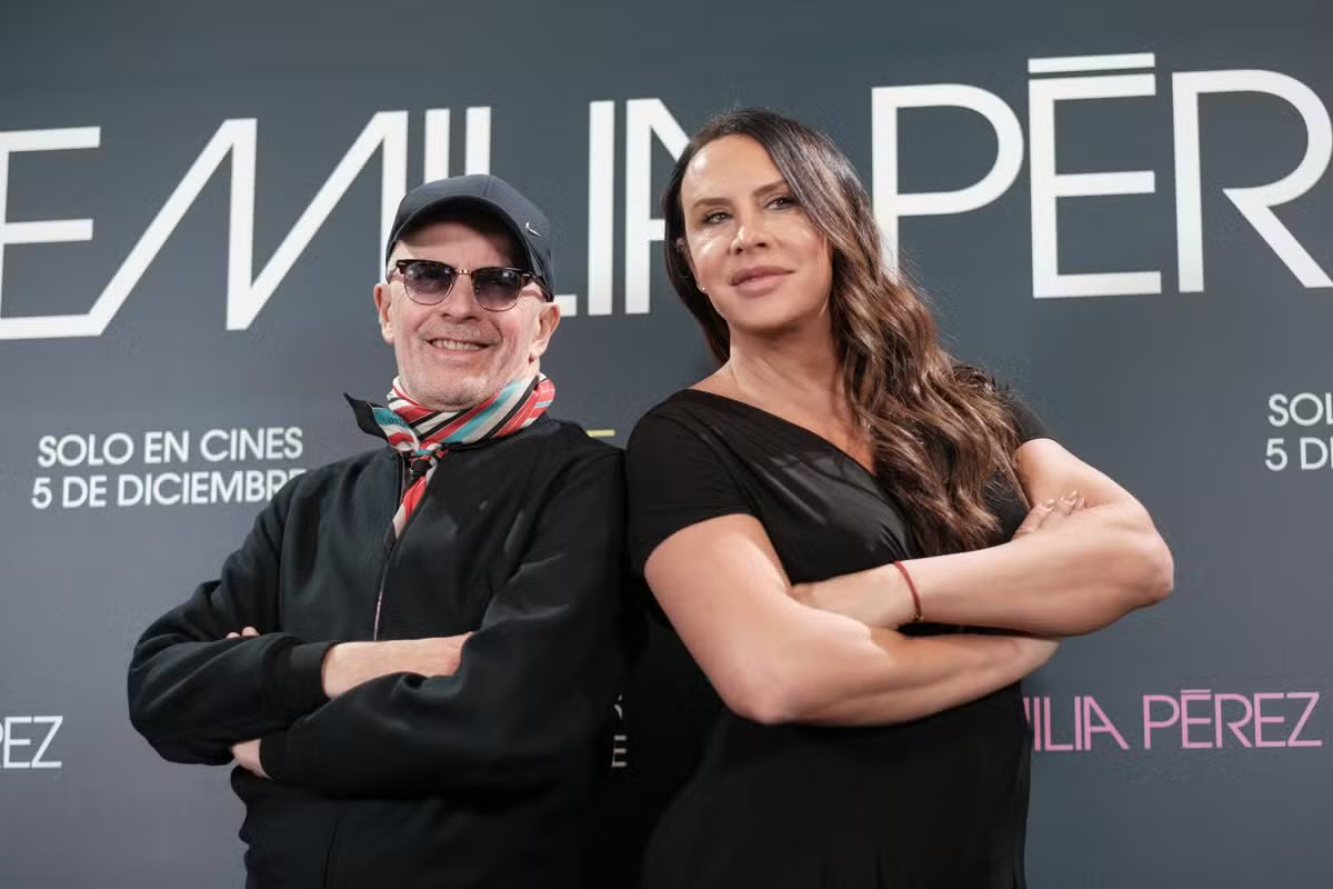 Luiz_Fernando_J's tweet photo. Reading the new interview from #JacquesAudiard trying to save #EmiliaPerez and burn #KarlaSofiaGasgón alone (him, out of all people…) just reforged him as the most greedy, despicable human being, capable of ANYTHING to stay in an awards race.

To think that the industry picked this guy over #DenisVilleneuve to celebrate as a Best Director Nominee just makes me feel that the #Oscars are getting the mess they deserve.

And to think that all this drama could have been avoided if mr. Audiard wasn’t that type of person that would rather cast an European and 2 Americans to play Mexicans before even giving a chance to Latin American talent to be leads in his film - because they would very likely call out the problematic views embedded in his screenplay that his European and American cast just said Amem to, and are still out there trying to be rewarded for…

This movie and everyone involved with it should be ashamed, they should issue an apology and quit the awards race, if there was minimum decency left in these people… 

I’m shocked and I thought this EP drama couldn’t shock me anymore.