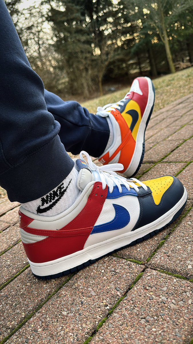 NNavram's tweet image. Laced up my first pair of CO.JP dunks for Day 5: Tailor Made #BHMKOTD #BHMKOTD25 

The multi-colors throughout make these unique and on par with today’s theme. Paired them with my multi-color BOGO Supreme hoodie and Michigan gear. @snkr_twitr @JerLisa_Nicole