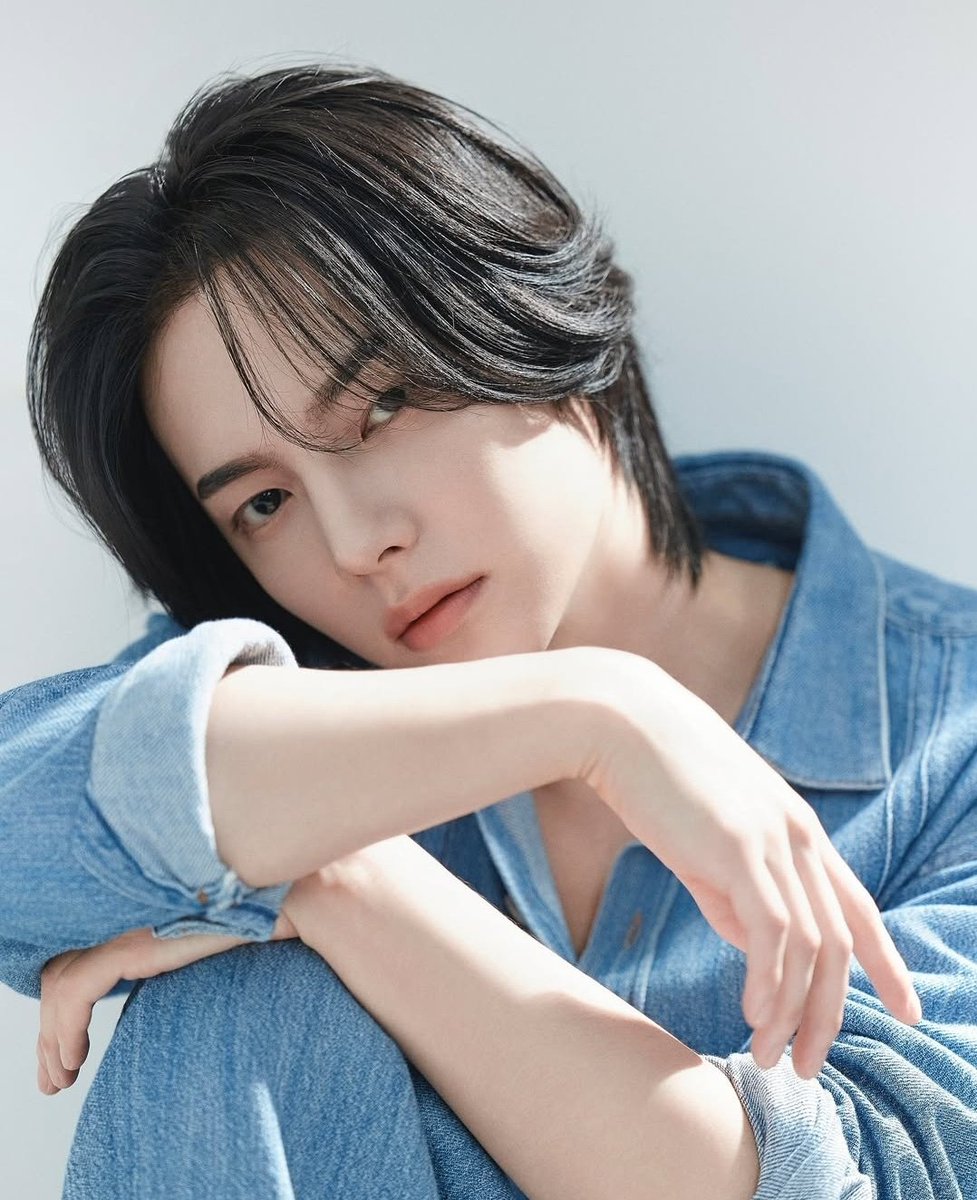 Lovetamast's tweet image. 久しぶり視聴だったけど、マジでこれ最後までどっち？ってなるのが凄い👏
（原作はどっちルートも有るのよね？確か）
初見は完全シヌ推しだったけど。
見る度にダオンも良いんだわ。
キュンキュンしたー！
きゅるきゅるイセオンくん。
今は色気ダダ漏れすぎなのよね❤️
#ひかり男子高生徒会
#LightOnMe