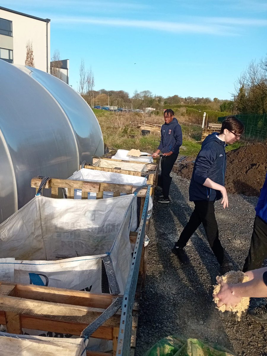 Erasmus+@ColaisteIosaef tweet media