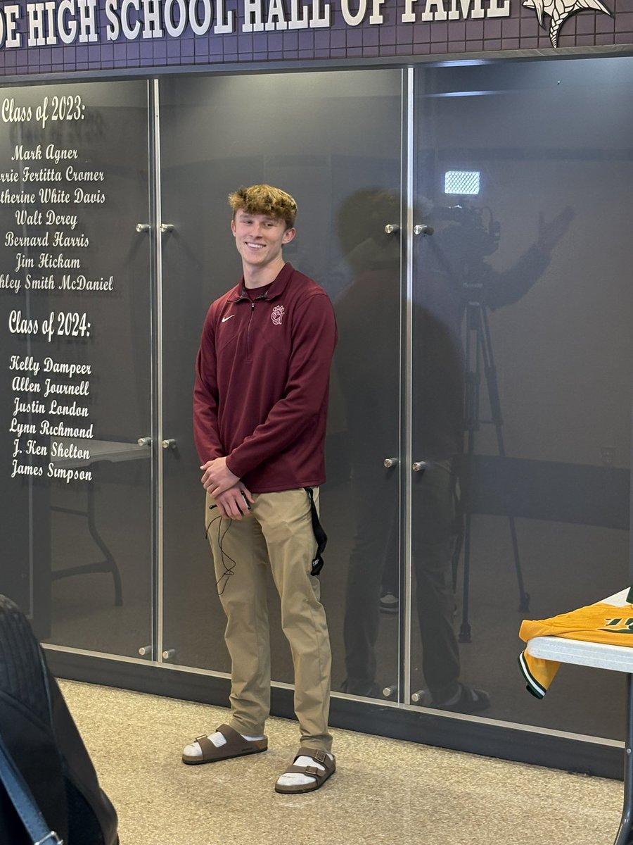 NorthsideBaseb2's tweet photo. Today was a great day celebrating John Doak! We can’t wait to see him &amp; the rest of the Vikings on the field in a few weeks.

@VikingSportsNHS @Johndoak02 https://t.co/6EJtbcWuvJ