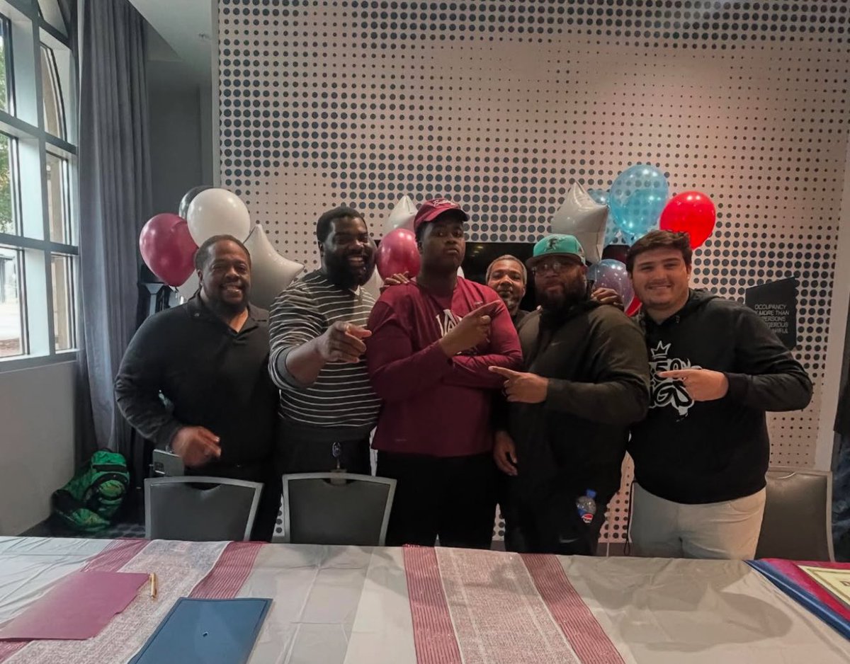 BOOM 💥 Congrats to the kid!! Proud of ya, love ya &amp; GO BE GREAT! 

TIME TO STRAP UP AND SEE HOW MUCH THEY LOVE FOOTBALL 

<a href="/cooperkapone2/">Kapone Cooper</a>