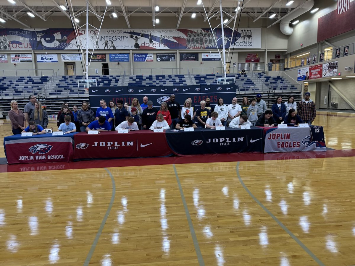 Congratulations to these student-athletes who signed today. We wish you the best of luck the rest of the school year and in the future. #oneteam #onevision