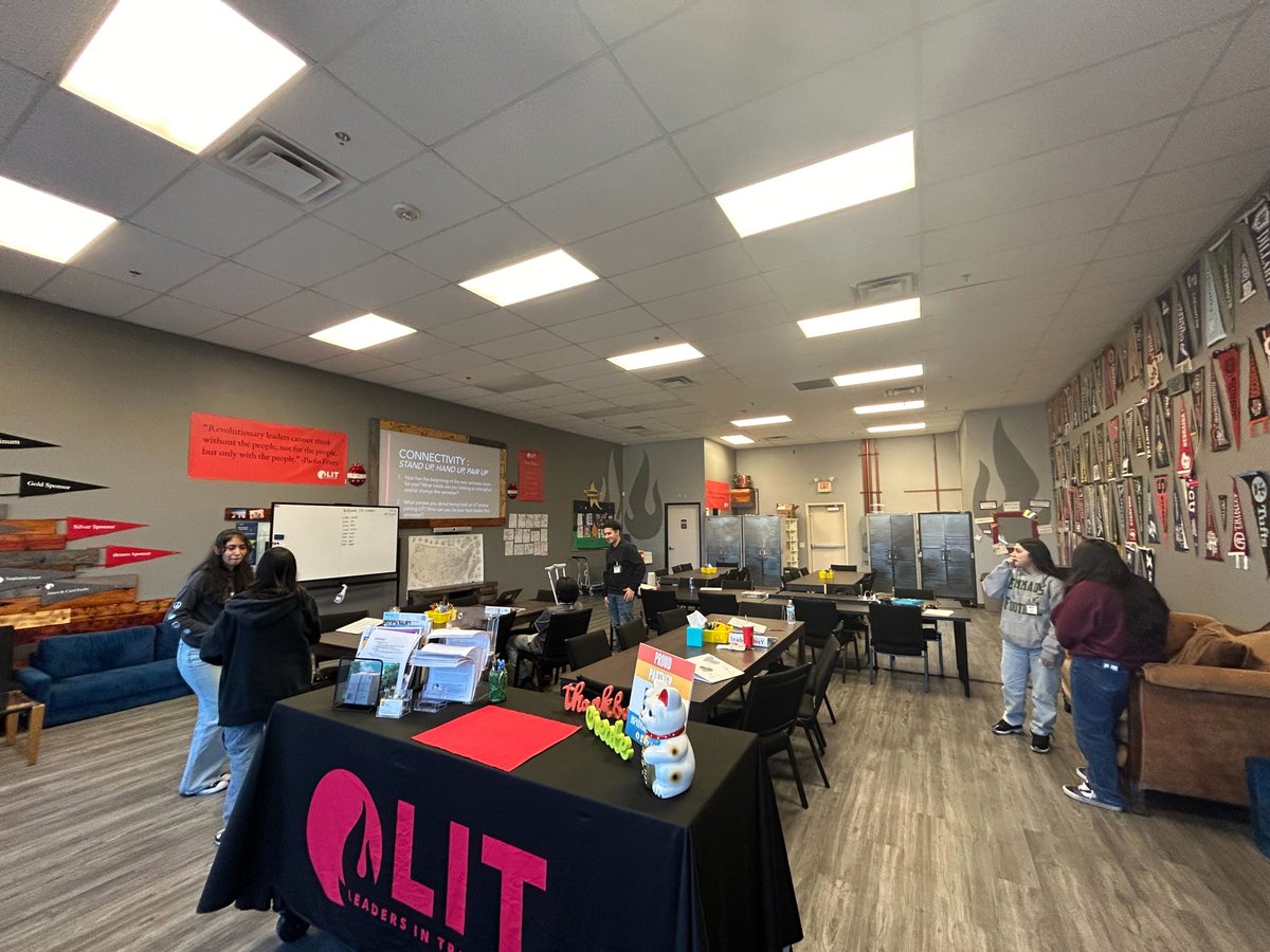 LIT_LV's tweet image. #WeWorkWed
Starting Spring Programming strong!!
We received our Leaders after a long break to begin our Spring Programming! It was so fun to catch up and spend time with our favorite people!
#SpringProgramming #LIT #LeadersInTraining